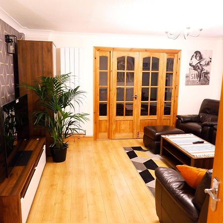 Dundridge Home - Morden Urban Living - Sleeps Up To 9 Guests & Private Parking For 2 Vehicles Bristol Zewnętrze zdjęcie